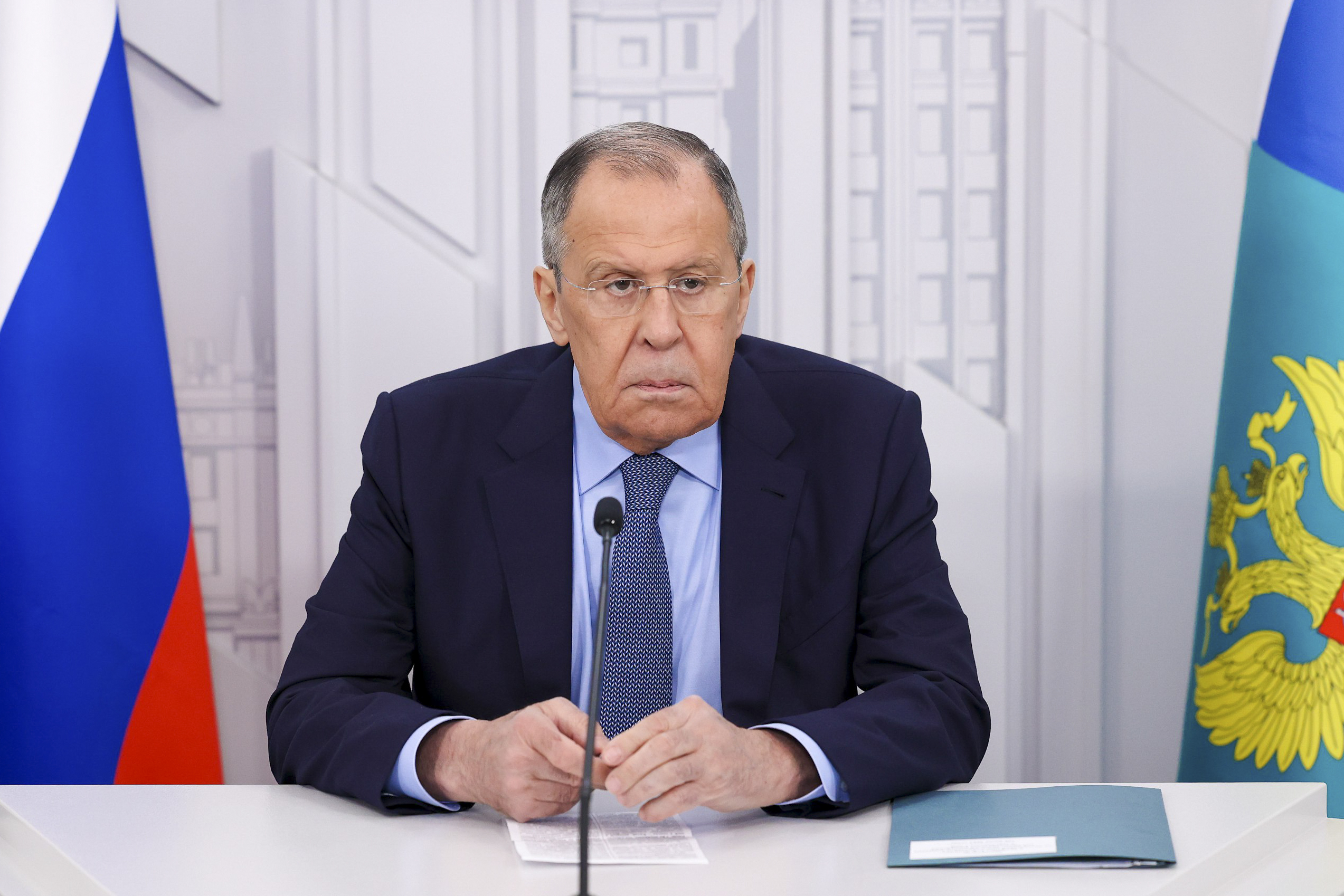 lavrov nous abandonnerons le moratoire sur les missiles a portee intermediaire et courte