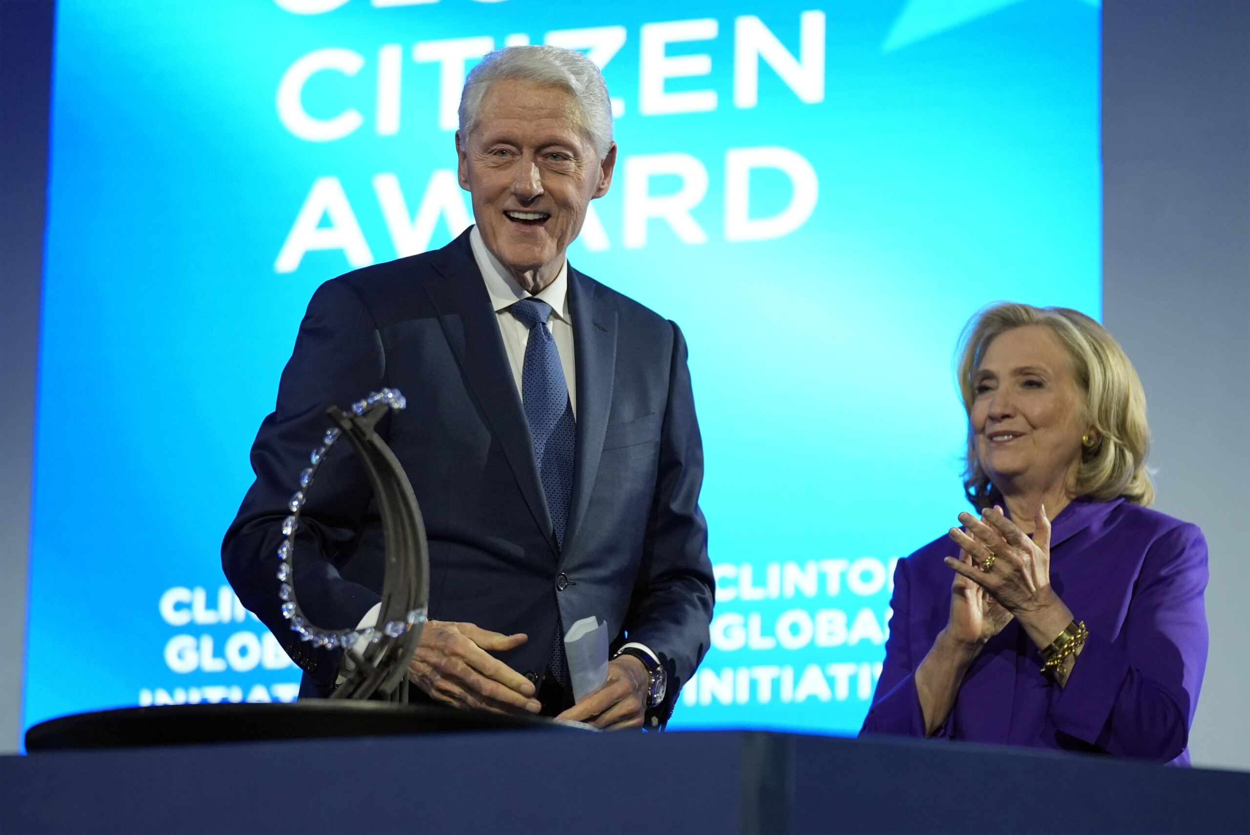usa bill et hillary clinton se souviennent de carter il vivait pour servir les autres scaled