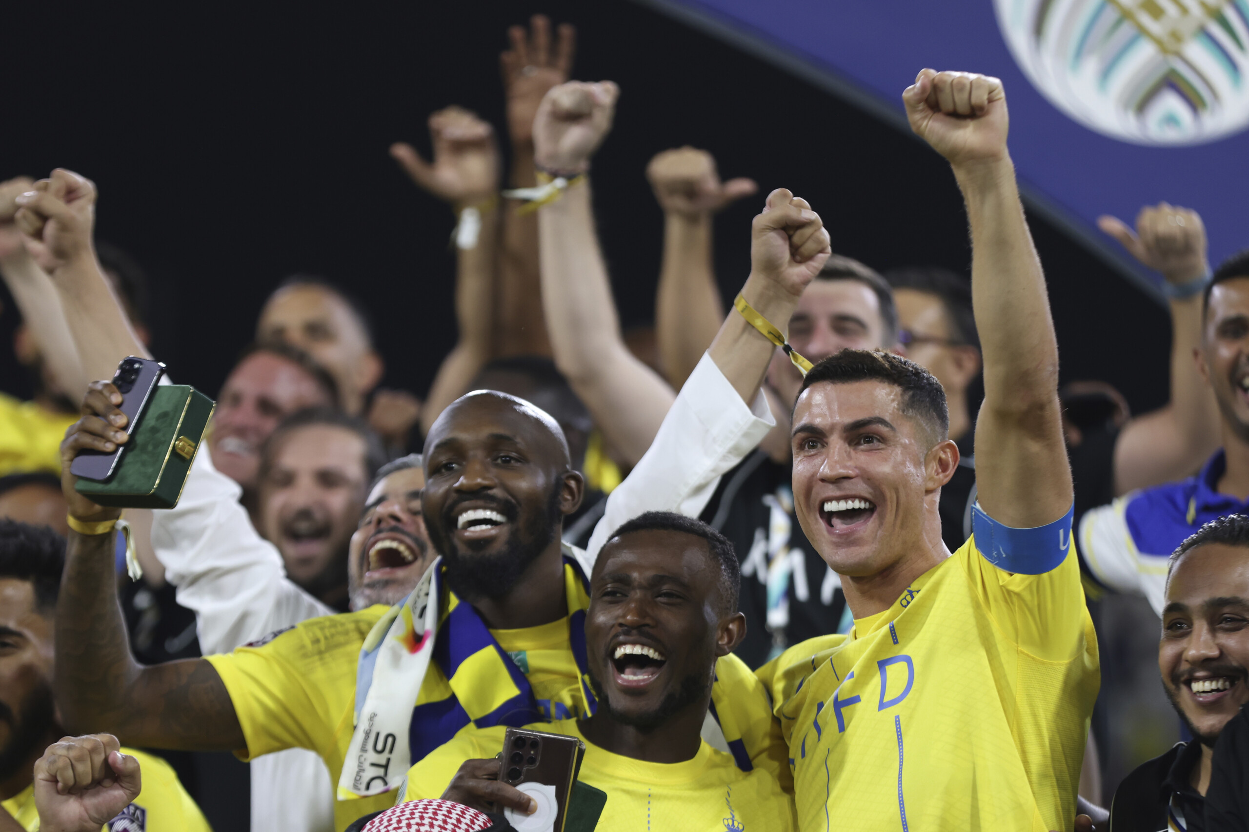 football ronaldo vers une prolongation de 200 millions deuros avec al nassr scaled