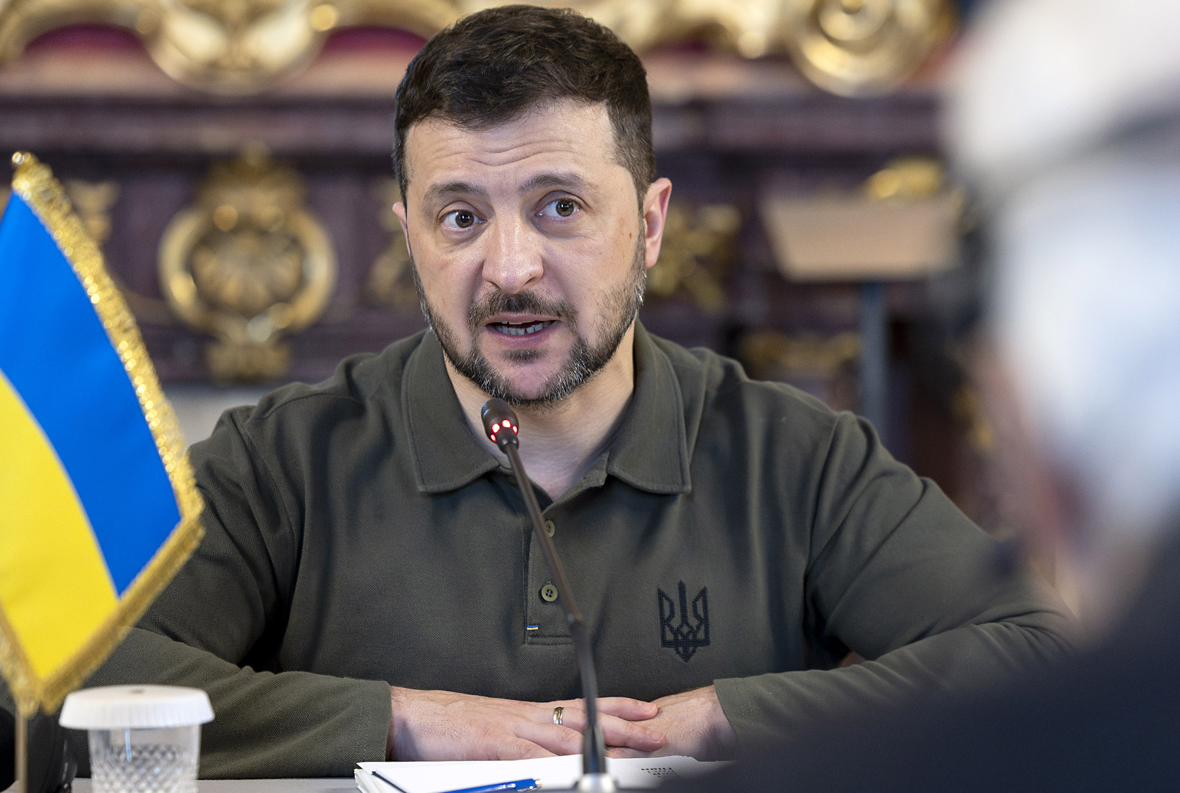 ukraine zelensky les russes ont lance 40 missiles et 70 drones