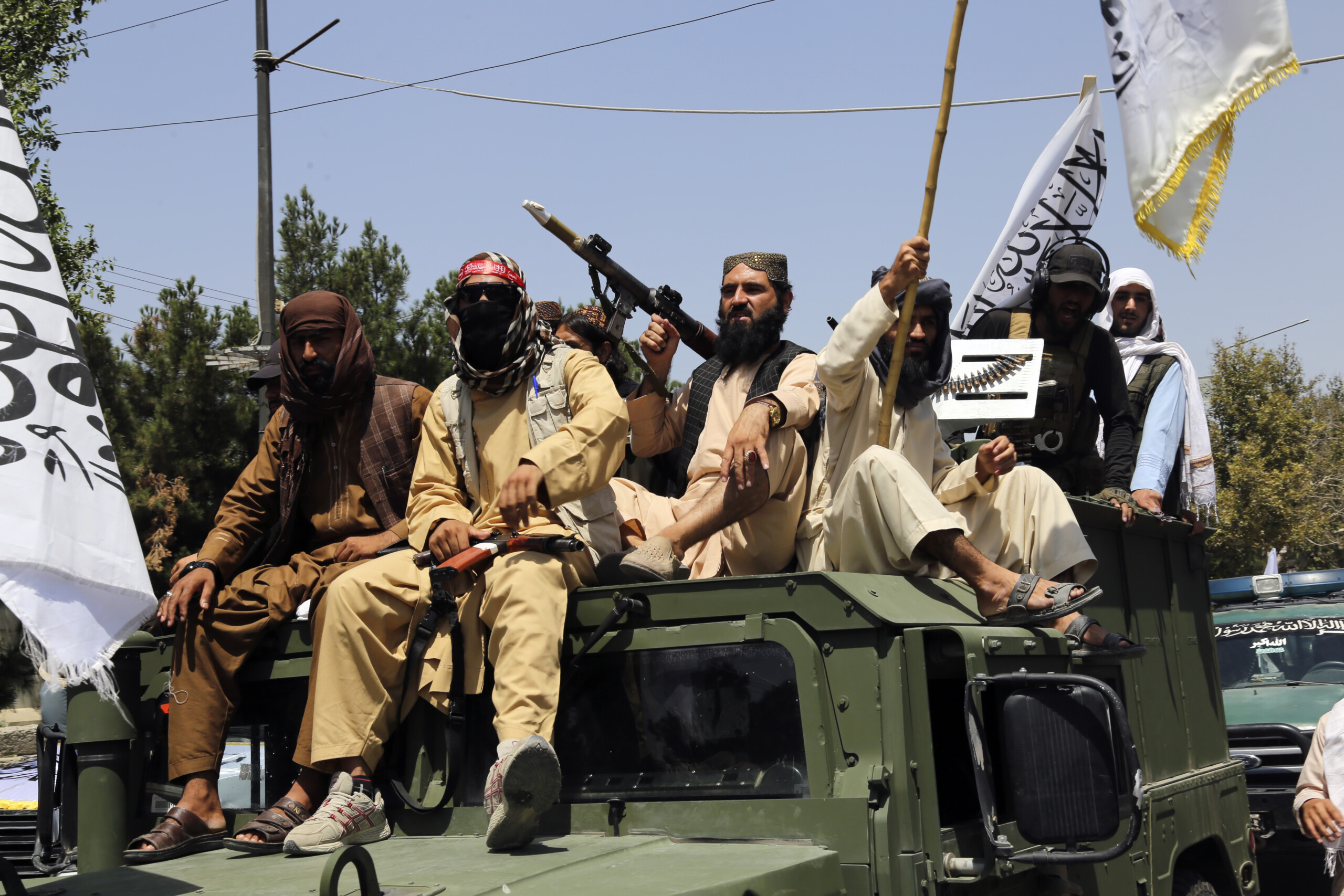 afghanistan talibans 2 citoyens americains liberes dans un echange de prisonniers scaled