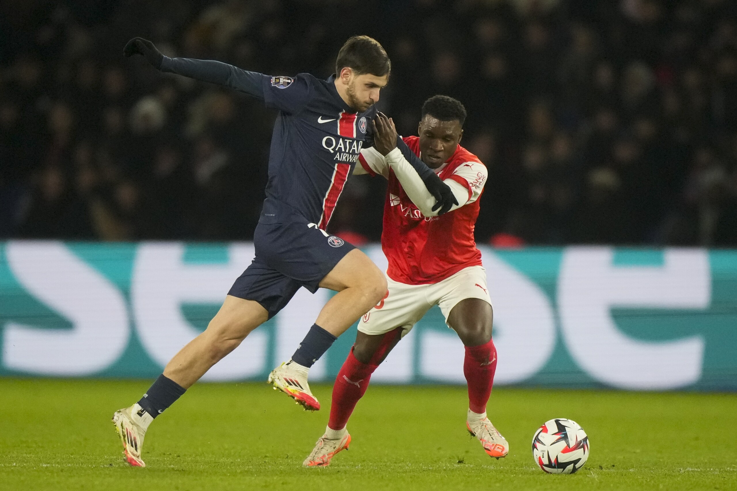 football ligue 1 le psg fait match nul a domicile lors de la premiere journee de kvaratskhelia scaled