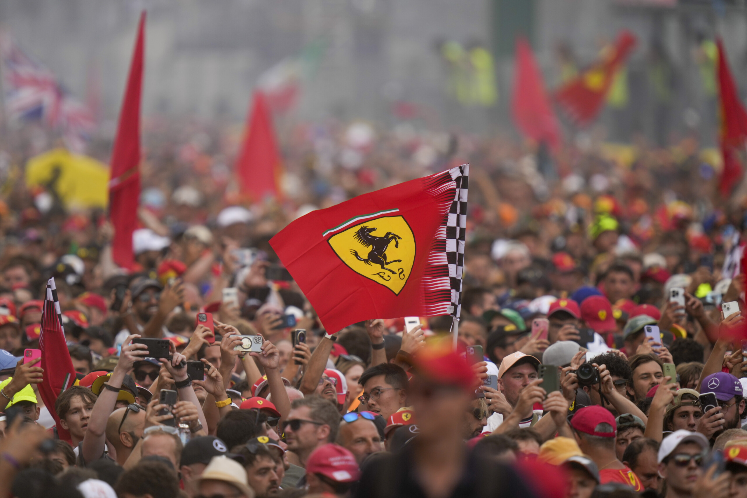 gp monza en danger a cause de laffaire aci le president domenicali prend des mesures scaled