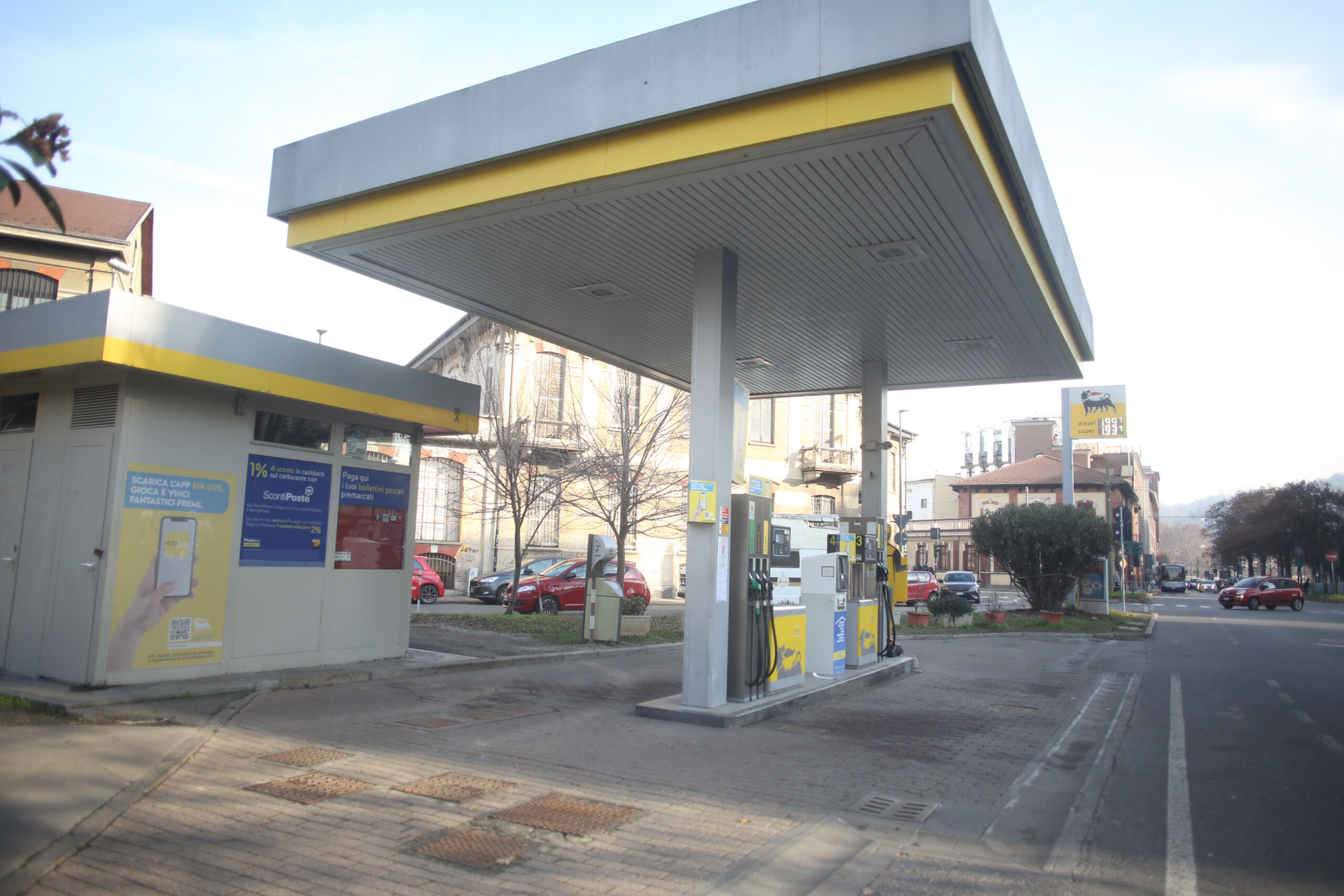 carburants cinquieme jour consecutif de baisse des prix sur le reseau national scaled