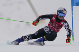 ski cdm robinson mene le 1er manche du geant de sestrieres brignone 4e