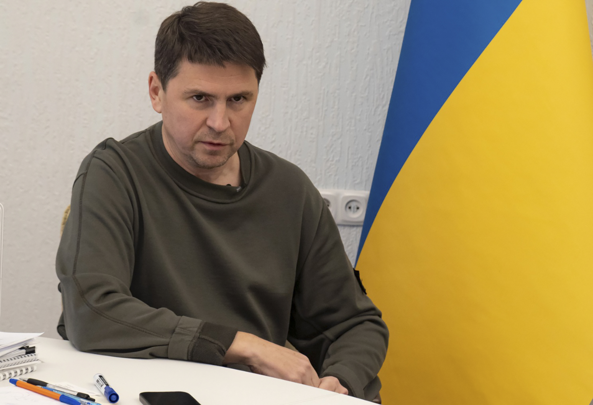 ukraine mykhailo podolyak les etats unis restent un partenaire important zelensky ne demissionnera pas