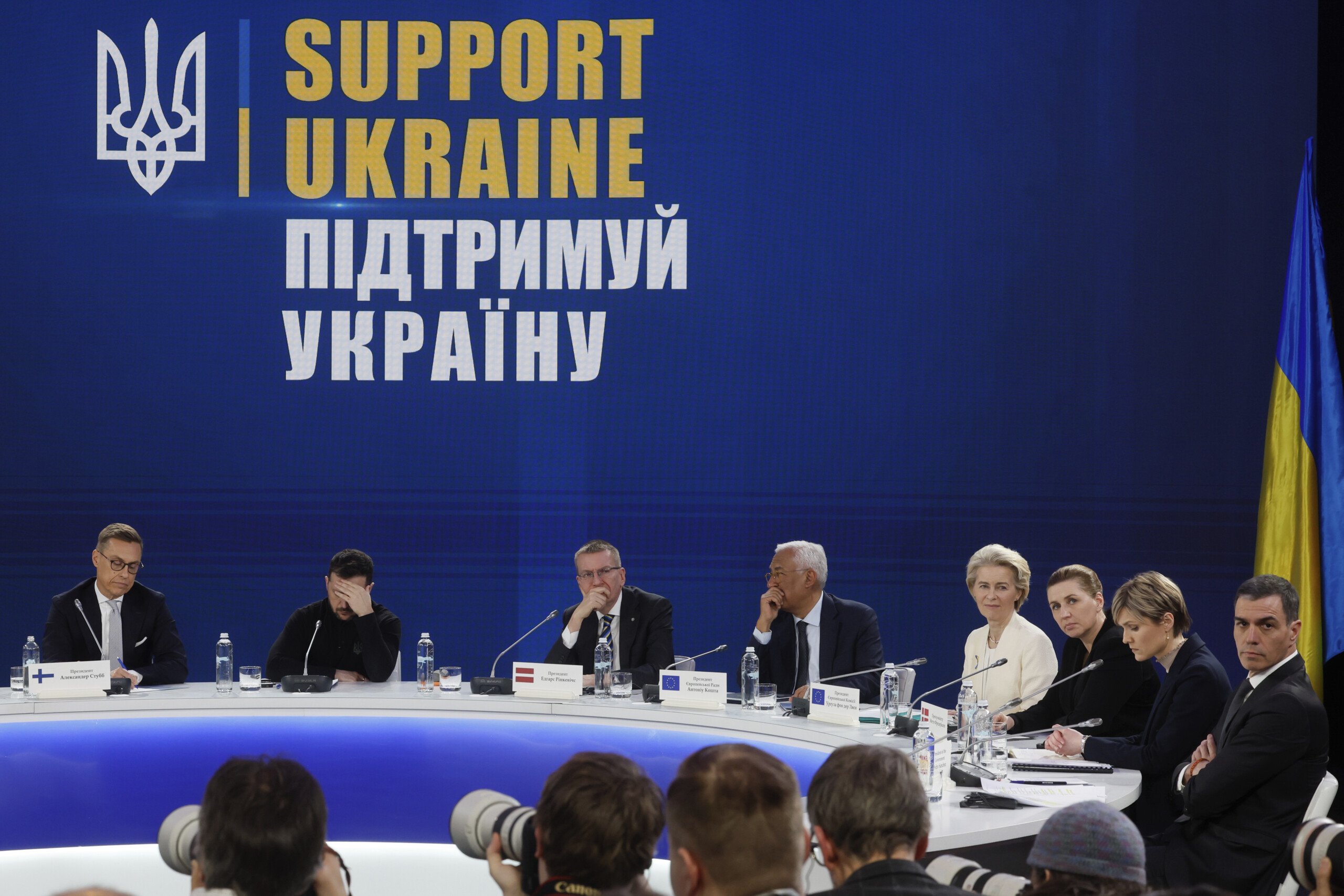ukraine von der leyen la force est la voie vers la paix leurope est avec kiev scaled
