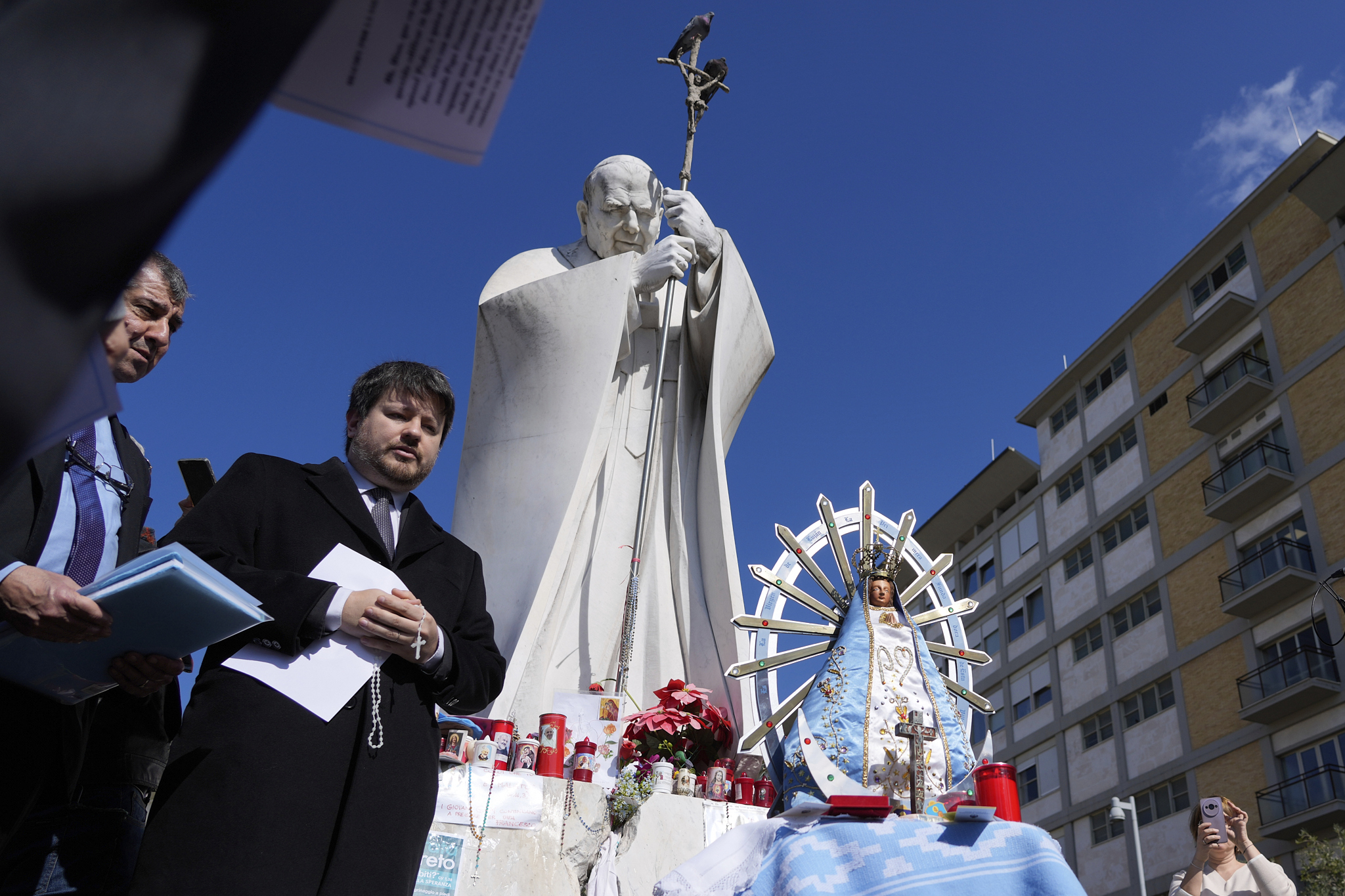 le pape est dans un etat stable pas dinsuffisance respiratoire