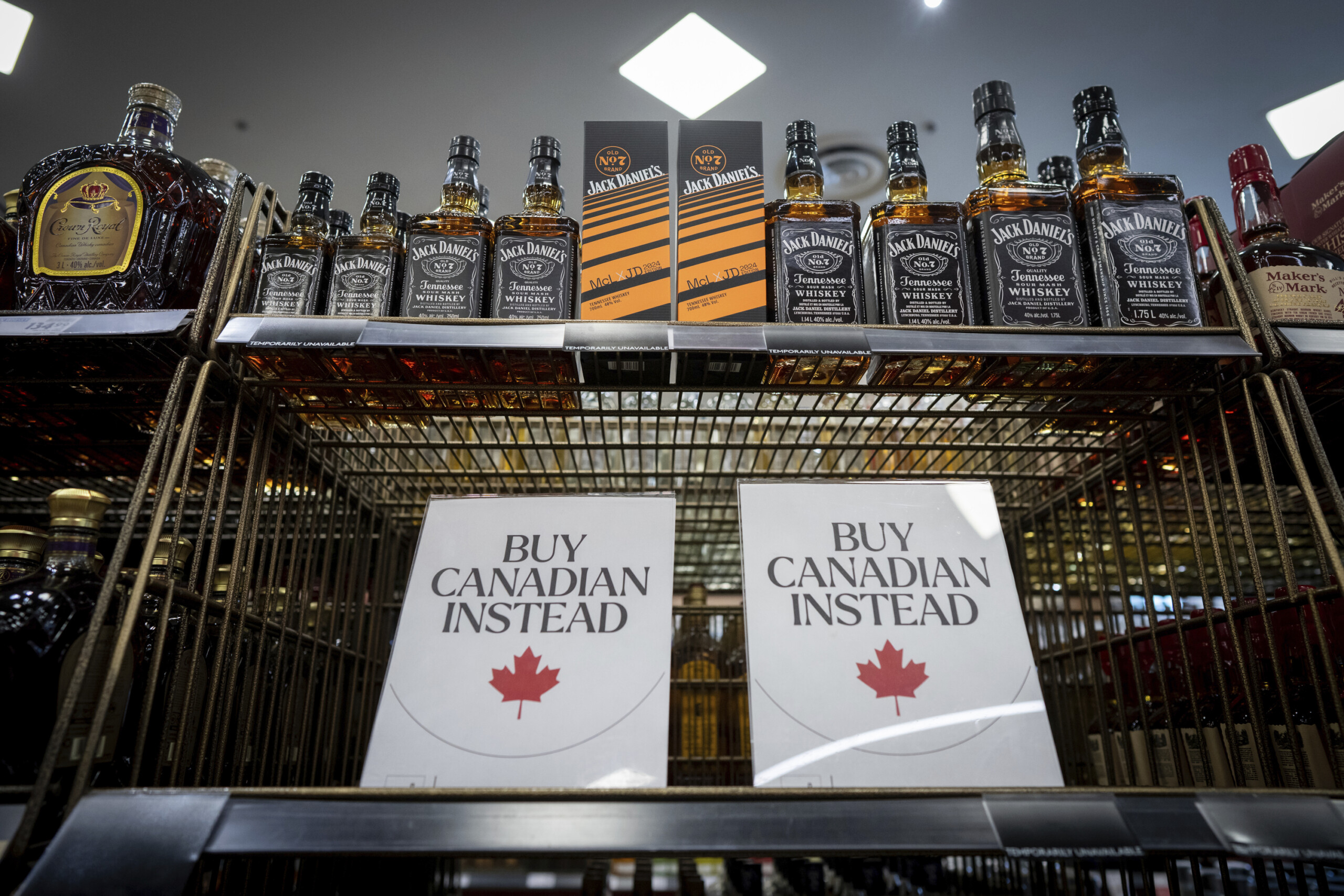 tarifs douaniers le canada interdit limportation dalcool des etats unis scaled