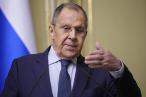 ukraine lavrov compare macron a hitler et napoleon