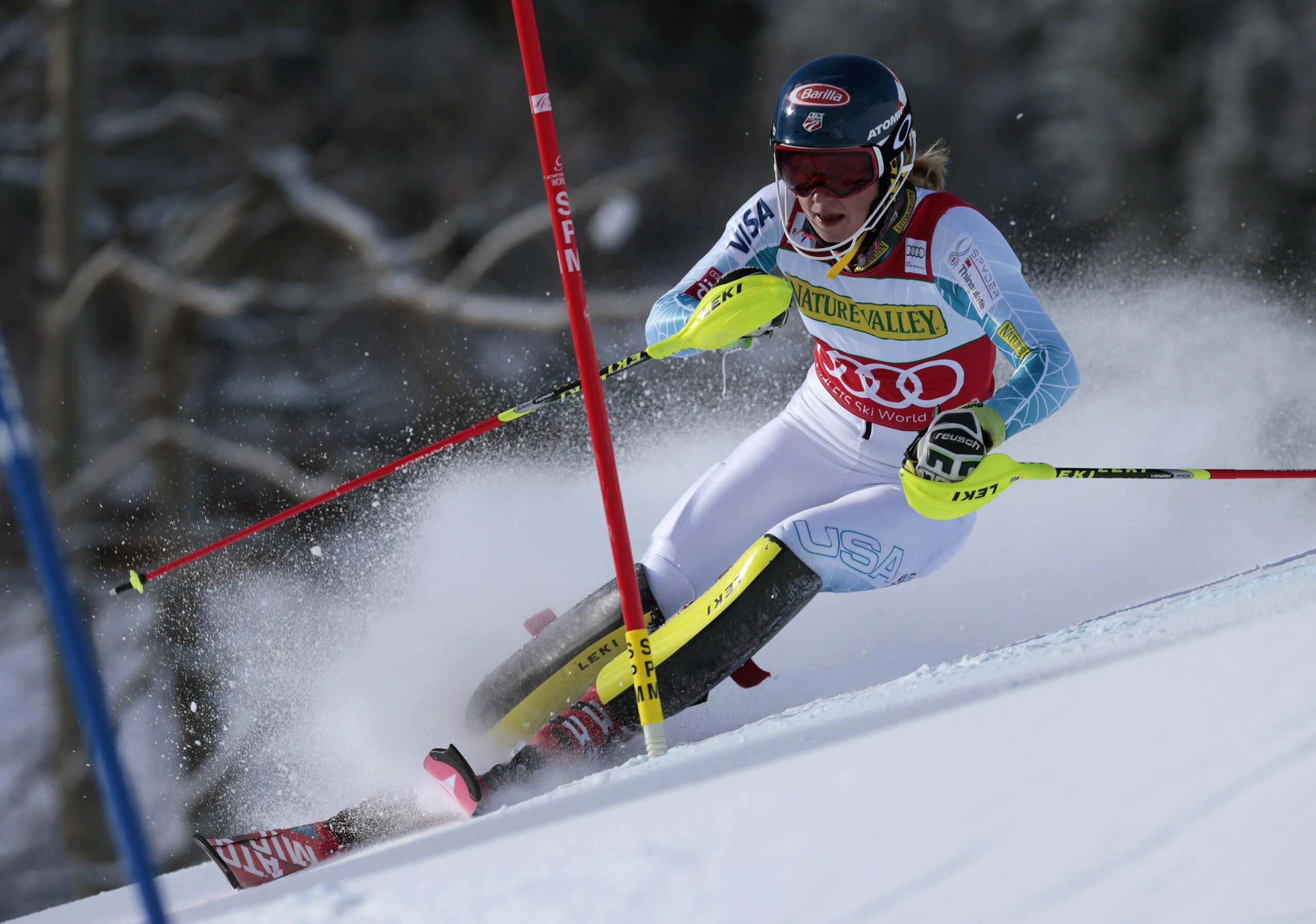 ski shiffrin en tete de la premiere manche du slalom are della mea premiere italienne scaled