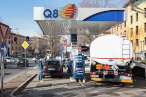 essence en libre service a moins de 18 euro le litre diesel a 17