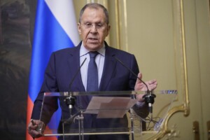 ue lavrov fuhrer ursula mobilise tout le monde pour remilitariser leurope