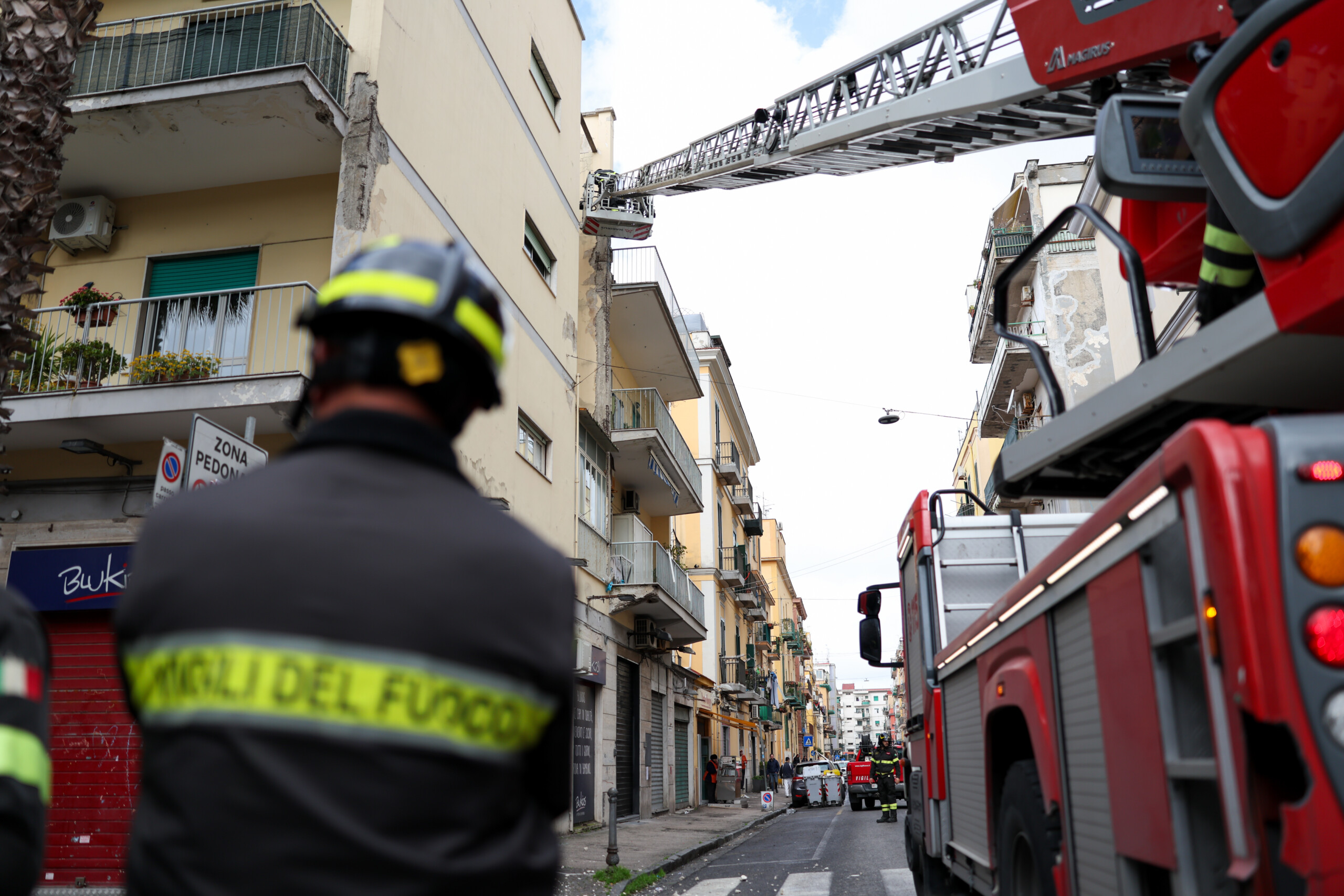 campi flegrei 67 familles evacuees a bagnoli par precaution scaled