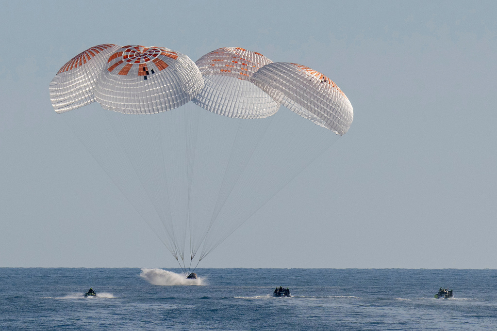 espace apres 9 mois les astronautes americains sont de retour sur terre