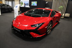 lamborghini franchit pour la premiere fois le seuil des 3 milliards de recettes record de ventes