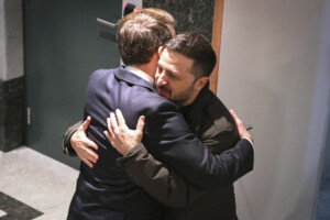 ukraine zelensky sera demain a lelysee diner avec macron
