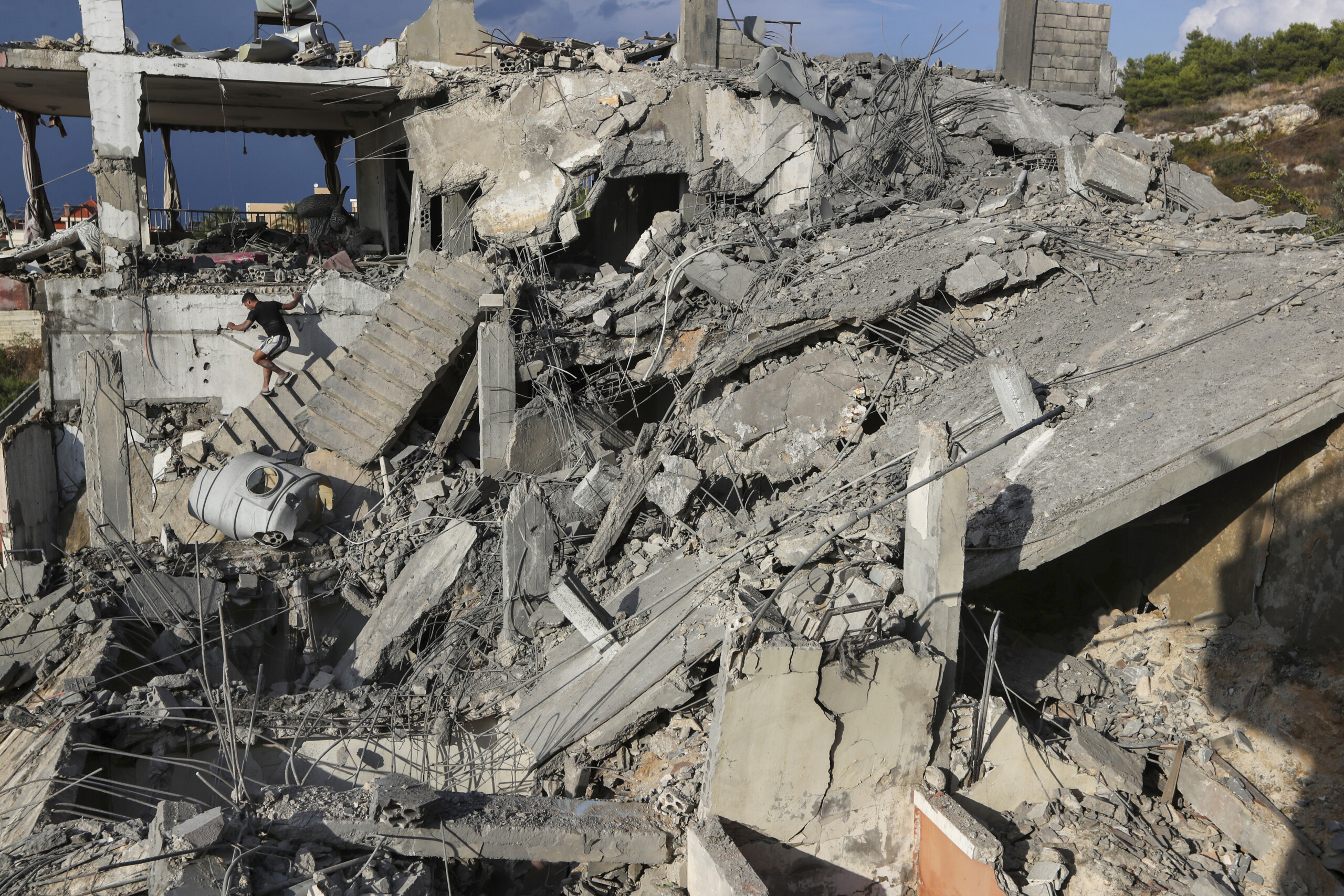 moyen orient raid israelien au liban 3 morts dont un dirigeant du hamas scaled