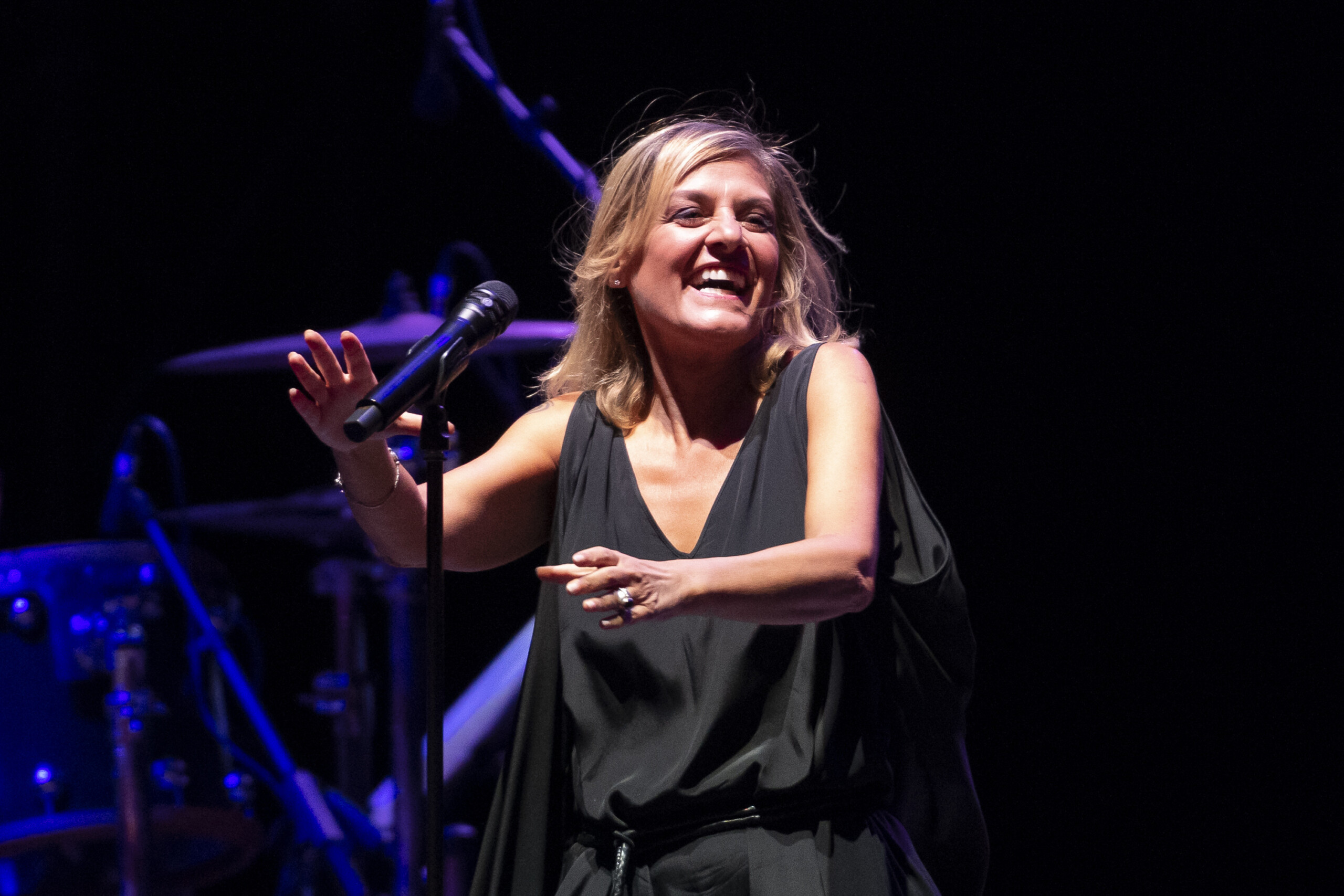 musique irene grandi nouveau single favole disponible le 11 avril scaled
