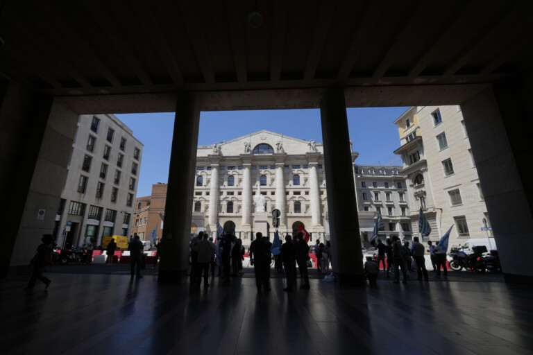 bourse milan cloture en forte baisse ftse mib 275
