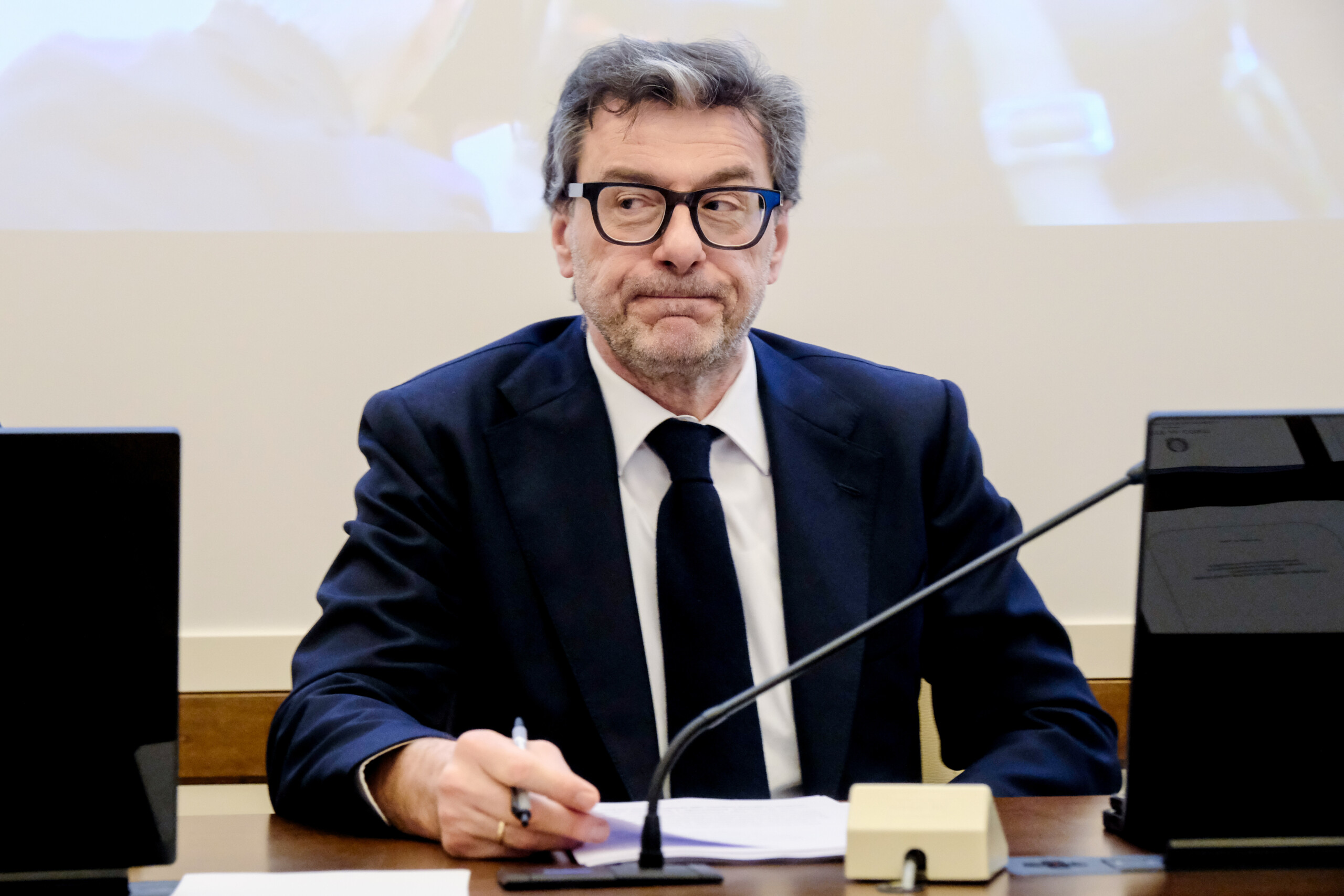 defense giorgetti pour linstant pas de derogation au pacte nous attendons lotan en juin scaled