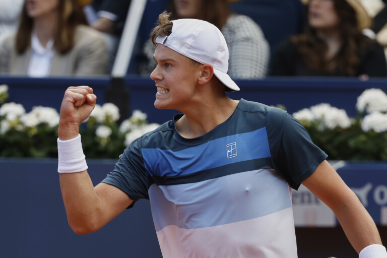 tennis atp barcelone titre pour rune alcaraz battu en deux sets