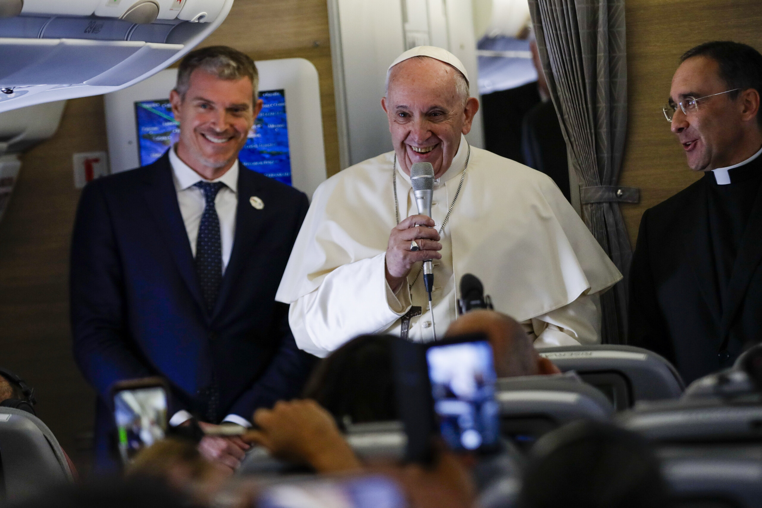 pope bruni les depouilles mortelles seront transferees le mercredi 23 avril scaled