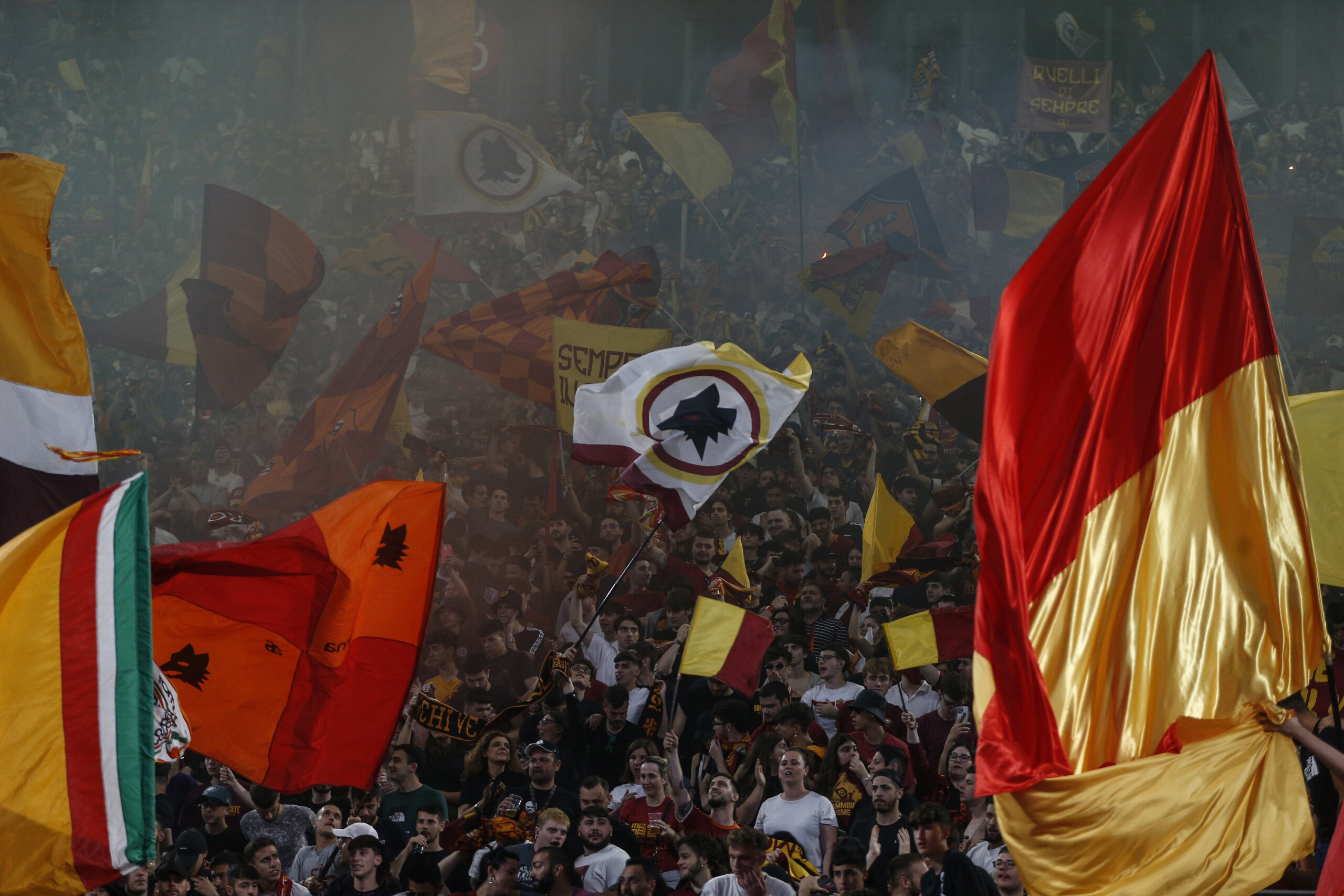 football trafic de drogue dans les toilettes du stade olympique de rome trois ultras arretes scaled