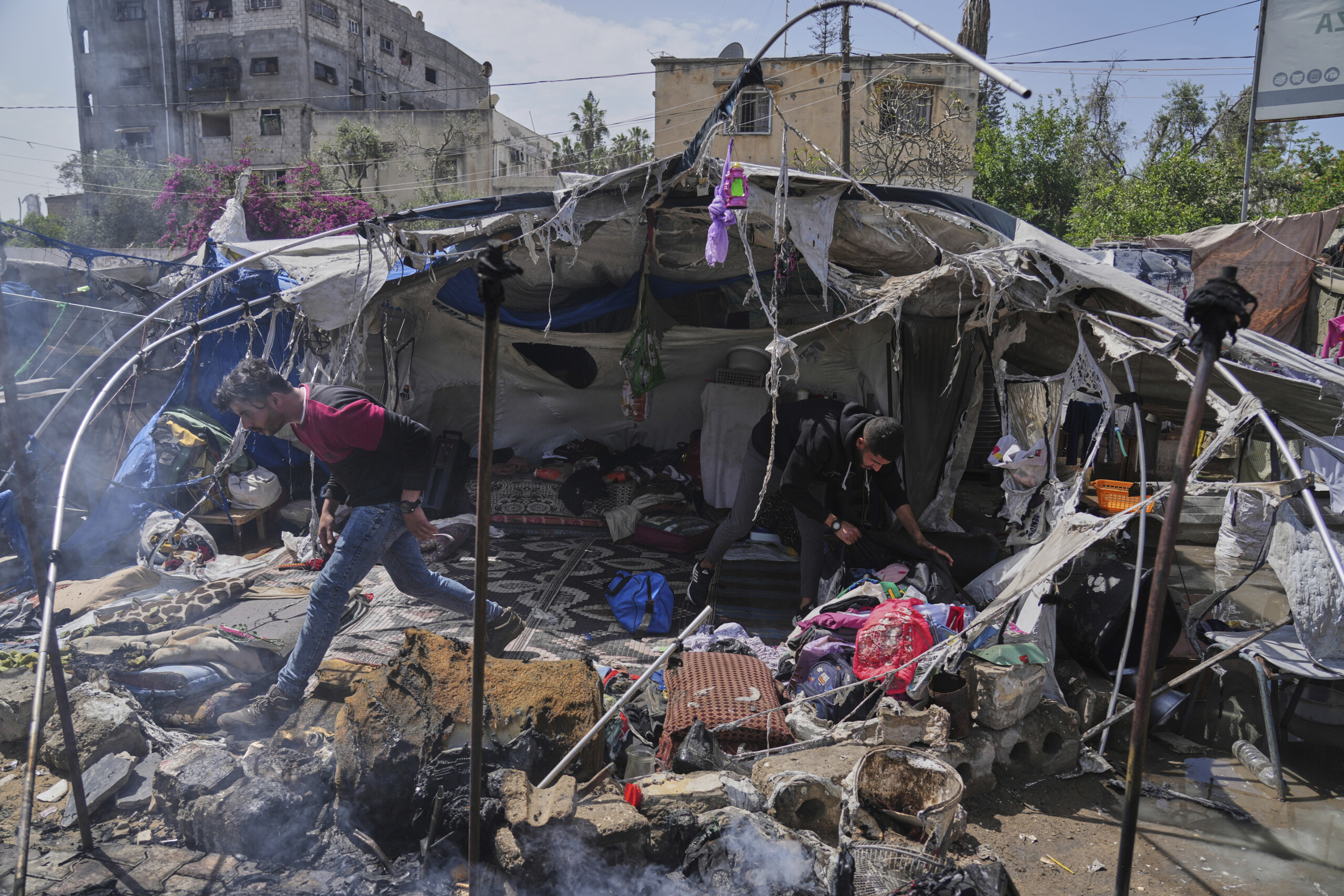 gaza 10 morts lors dun raid israelien sur une ecole servant dabri scaled