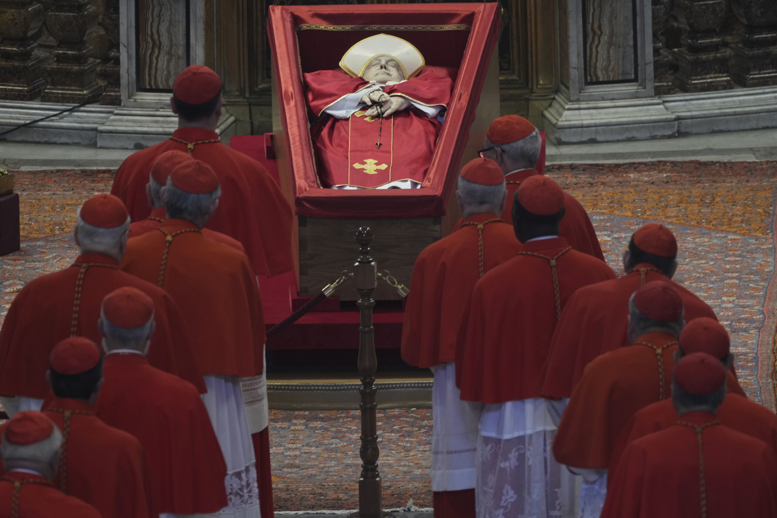 pape francois la basilique est ouverte aux fideles pour un dernier adieu scaled