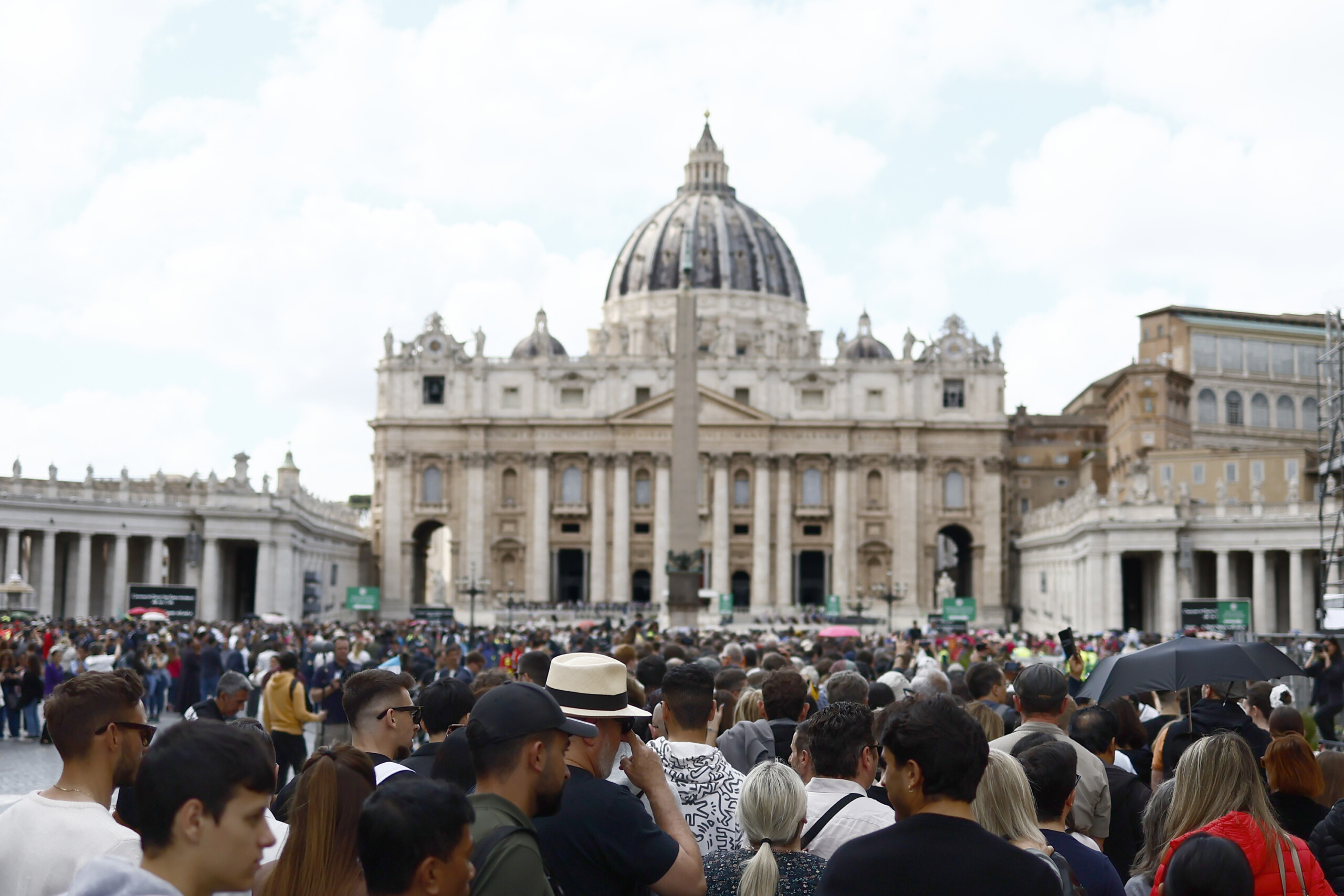 pape francois saint siege 250 000 fideles ont rendu hommage au pontife scaled