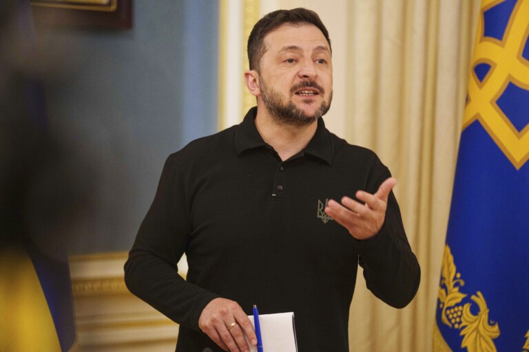 ukraine zelensky nous navons pas assez darmes pour reprendre la crimee