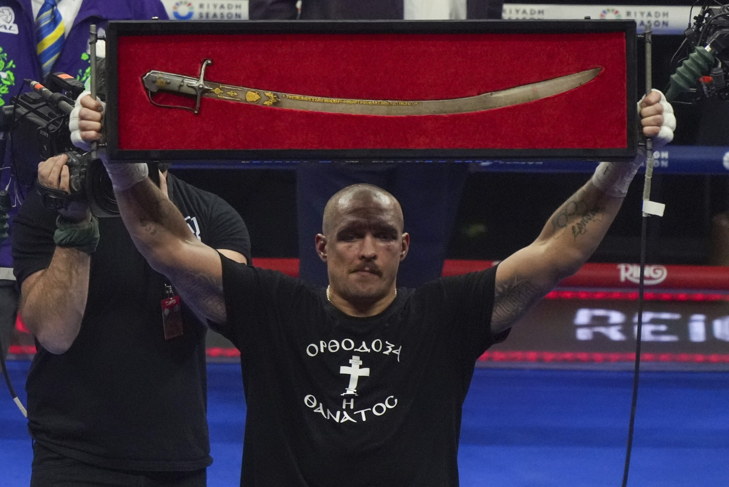 ukraine le champion poids lourds usyk a trump ouvrez les yeux et arretez la guerre scaled
