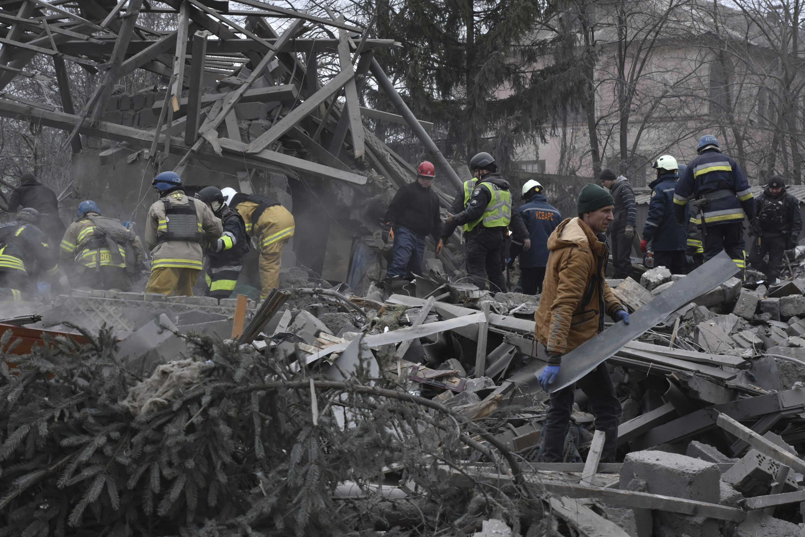 ukraine attaque de drones a zaporizhzhia un mort et 28 blesses scaled
