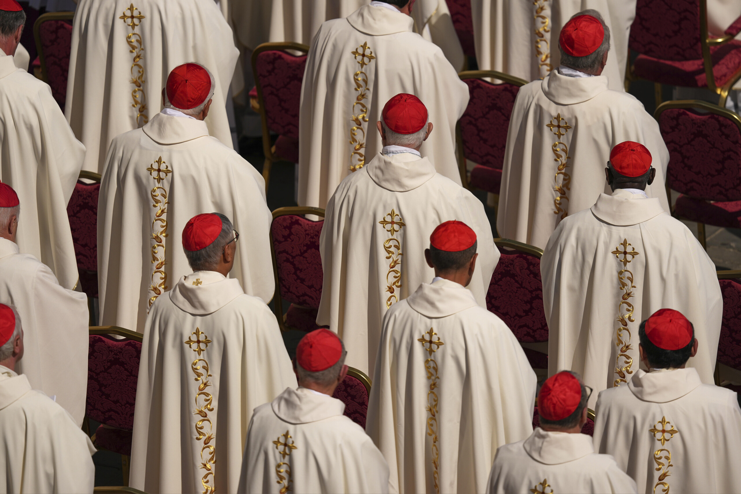 conclave bruni lundi double congregation des cardinaux scaled