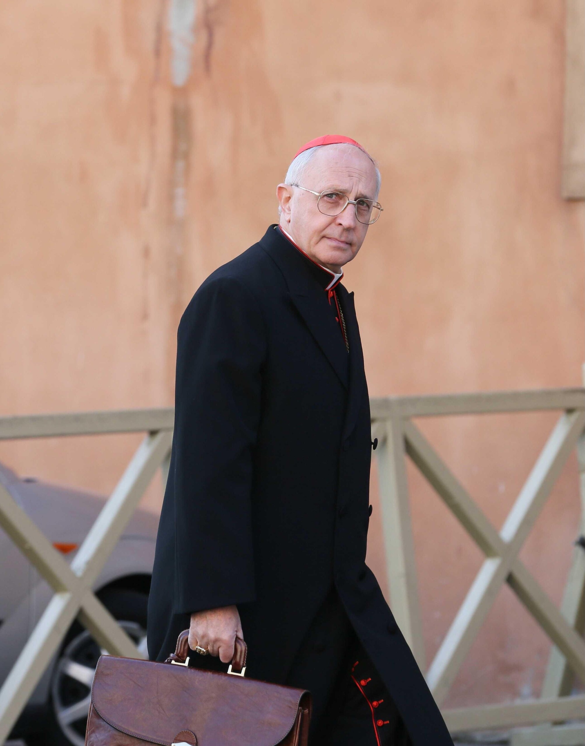 conclave card filoni le pape doit etre soutenu par un college il ne peut pas tout faire seul scaled