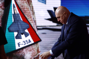 crosetto aujourdhui tout le monde soutient larmee mais ensuite soppose a laugmentation des depenses de defense un peu de coherence ne ferait pas de malq