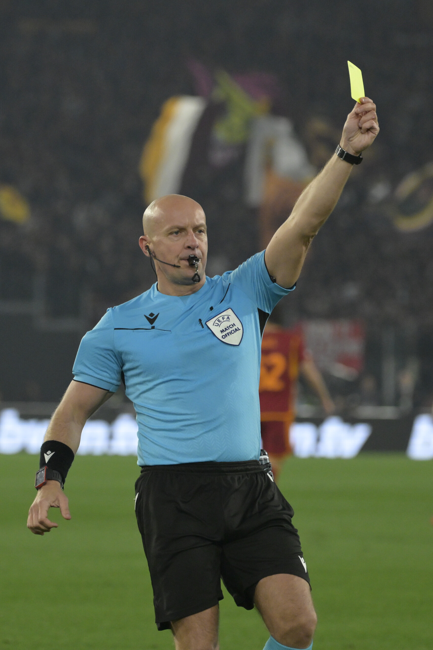 ligue des champions marciniak arbitrera inter barcelone scaled