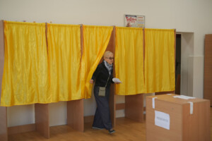 roumanie participation aux elections presidentielles a 195 a midi
