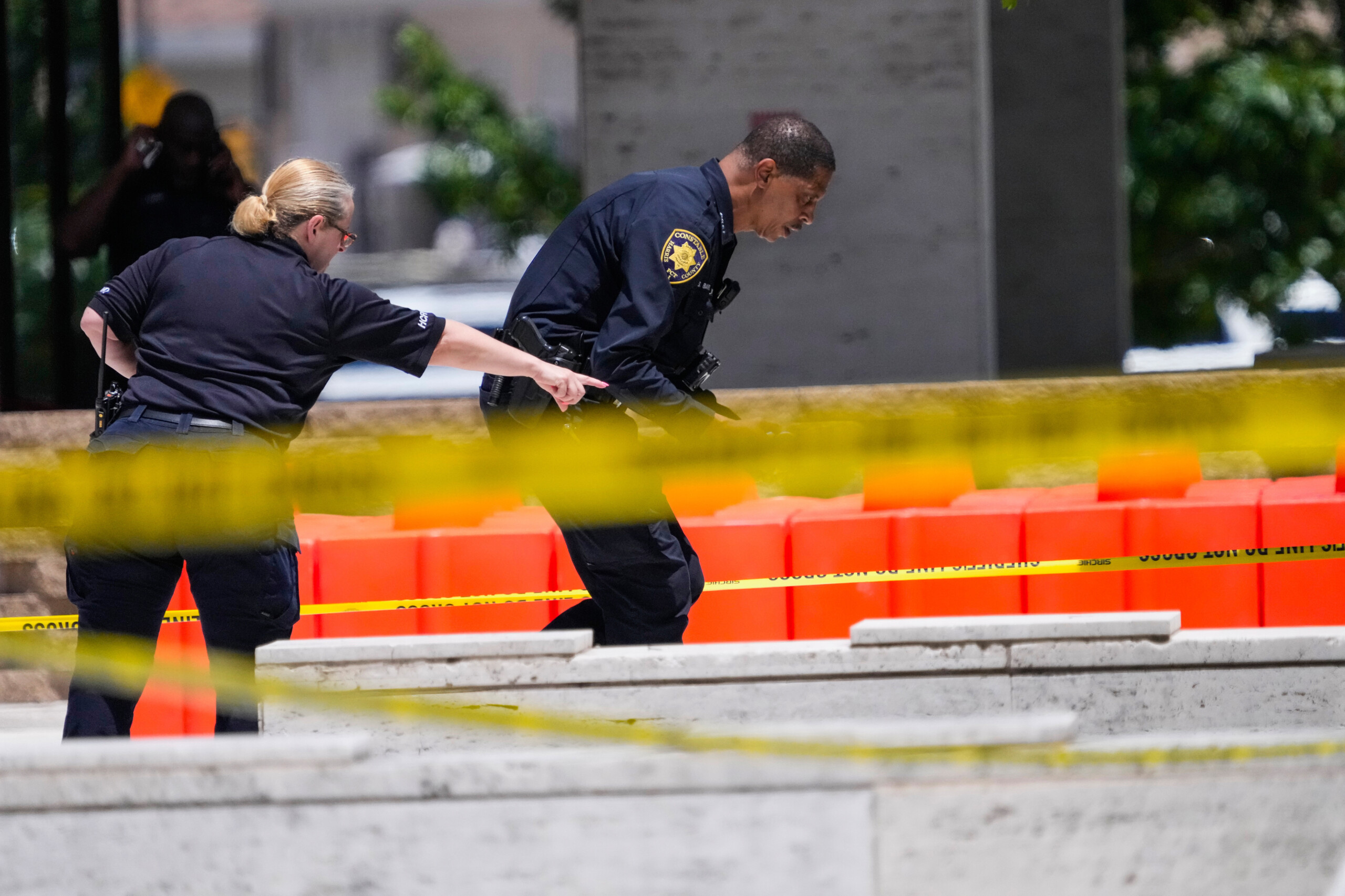 États-Unis : fusillade lors d’une fête de famille à Houston, un mort et 15 blessés 1 etats unis fusillade lors dune fete de famille a houston un mort et 15 blesses scaled