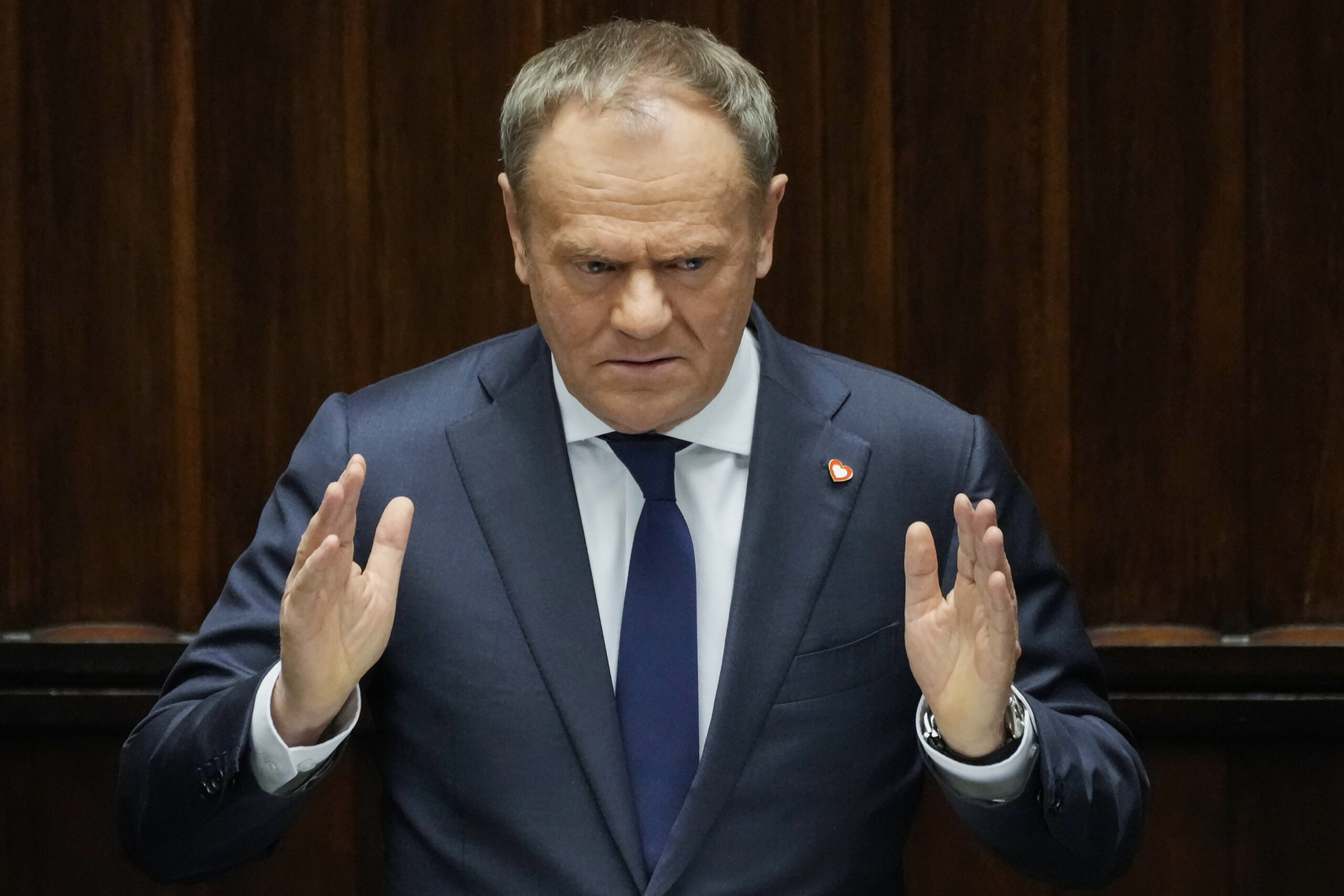 pays bas fumigene lance sur scene pour les 80 ans du v day tusk et schoof evacues scaled