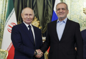 nucleaire poutine sentretient avec le president iranien pret a faciliter un accord equitable