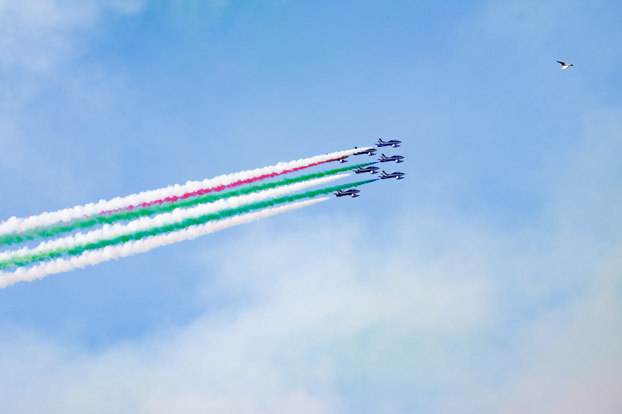 pantelleria collision entre deux avions de la frecce tricolori les pilotes sont sains et saufs scaled