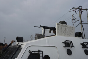 pakistan 19 morts dans des attaques indiennes 13 dans un raid sur une mosquee