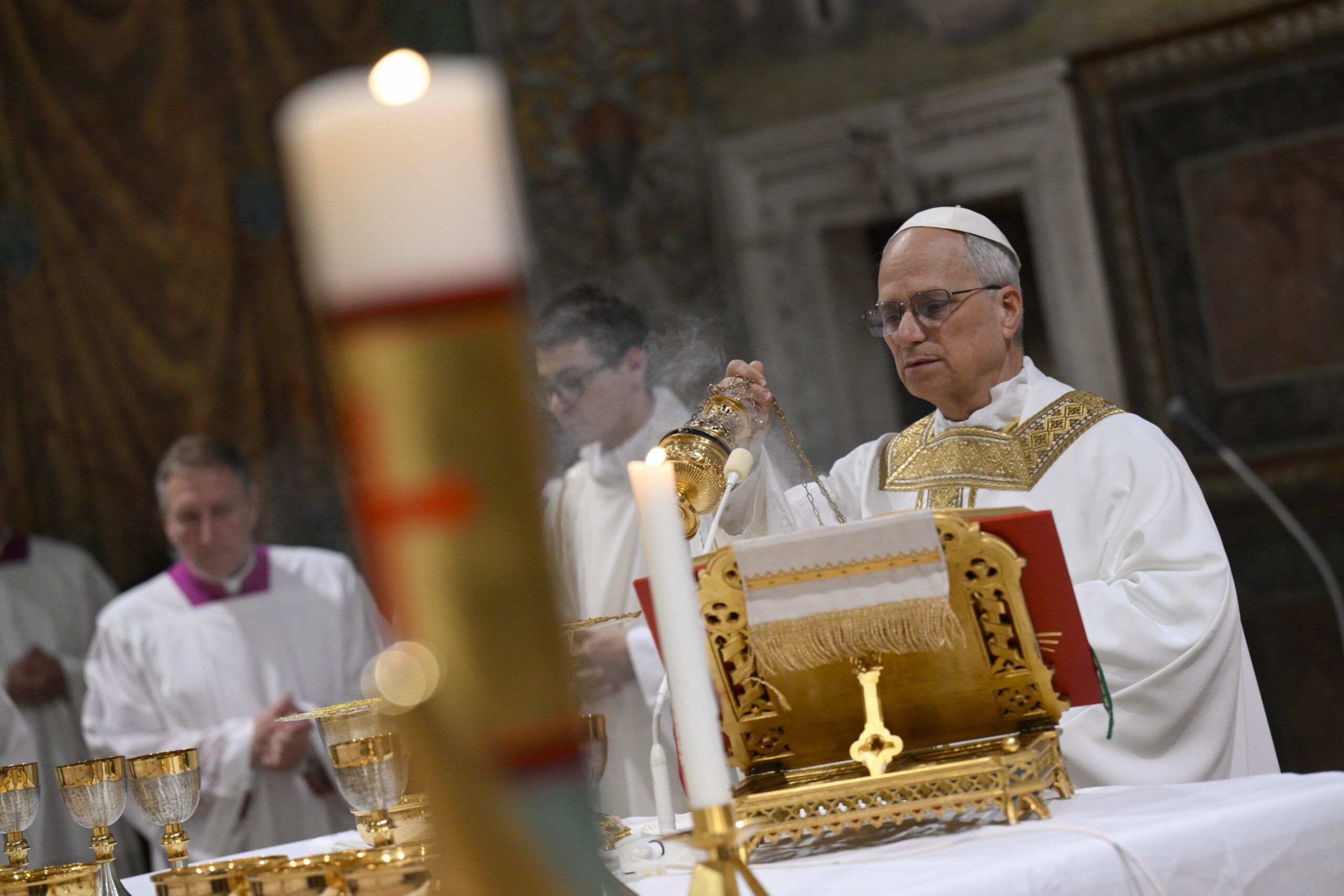 le pape leon xiv confirme provisoirement les chefs de la curie romaine messe dinauguration du pontificat le 18 mai scaled