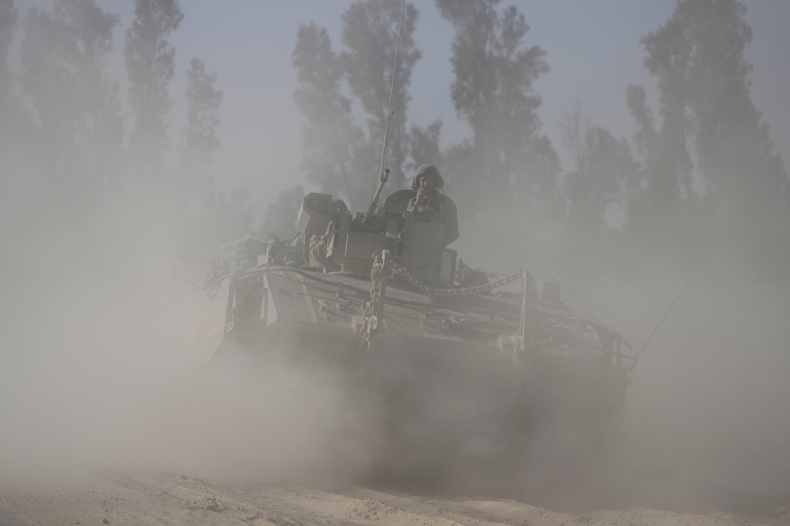 moyen orient larmee israelienne frappe 60 cibles dans la bande de gaza scaled