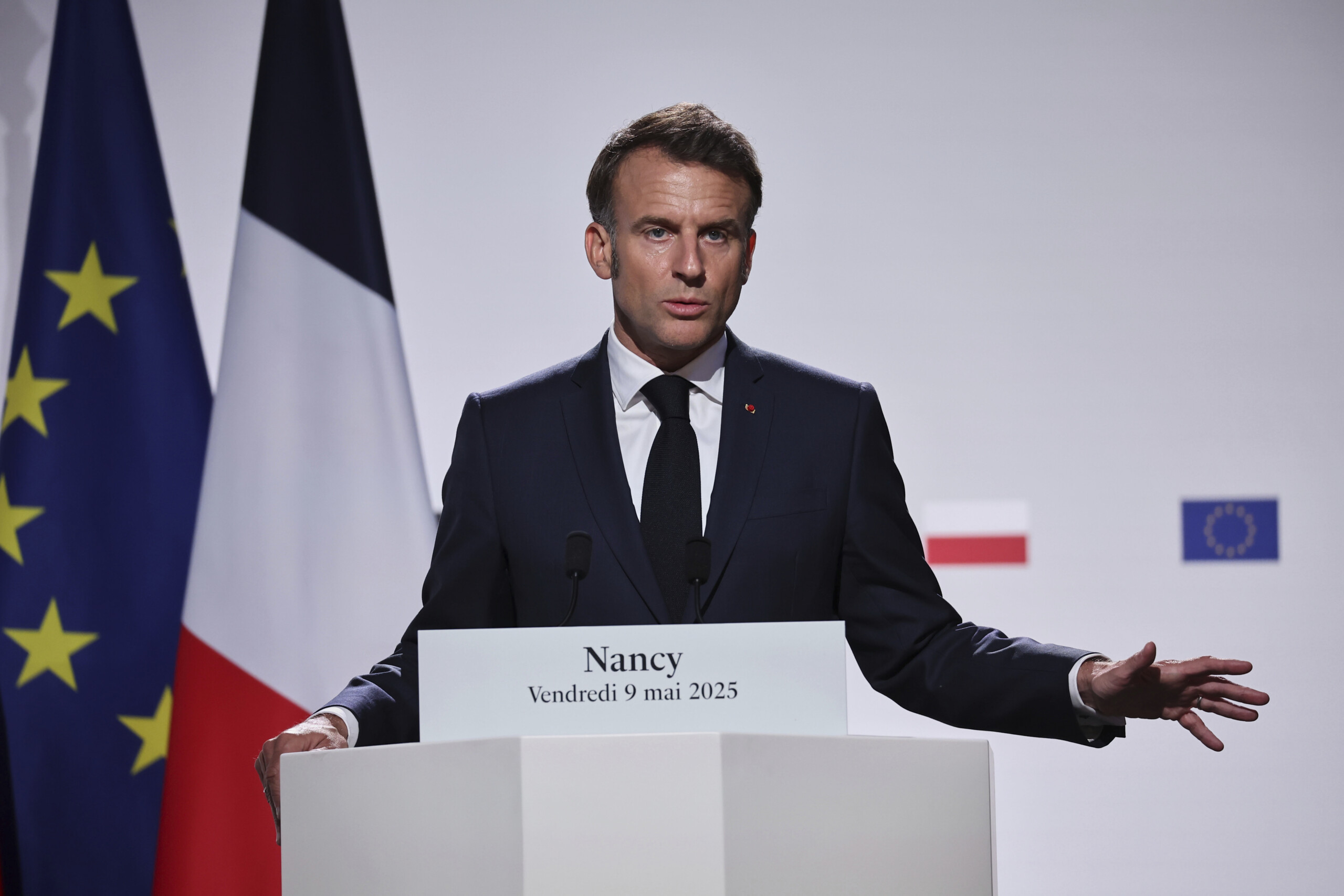 ukraine macron espere un plan ue etats unis pour un cessez le feu de 30 jours sous la menace de sanctions scaled