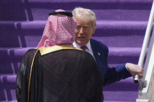 donald trump est arrive en arabie saoudite