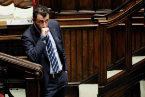 affaire pozzolo un depute fdi expulse du groupe a la chambre
