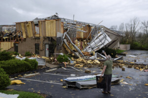 etats unis 21 morts dans des tempetes au kentucky et dans le missouri